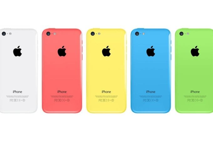 iPhone 5C vo všetkých farbách - záber zo zadnej strany