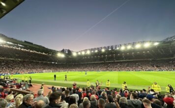 Mancherster United vs Chelsea cez iPhone 14 Pro Max