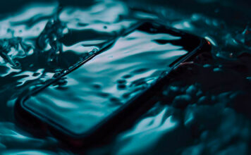 iPhone 6 Plus po dvoch mesiacoch na dne mora stále fungoval! iPhone voda