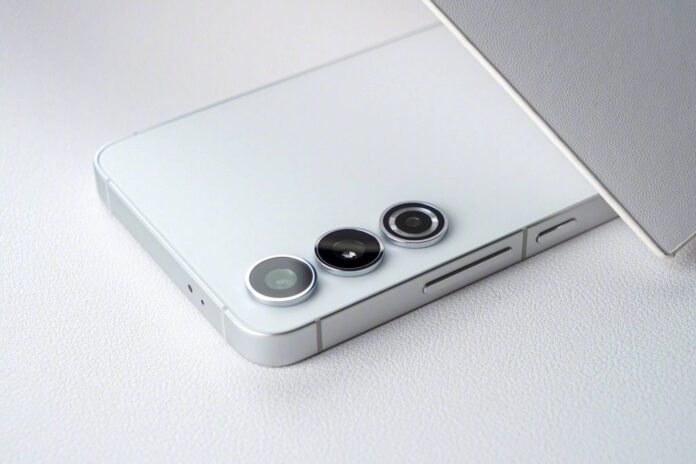 Samsung Galaxy S24 ploché hrany