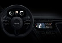 Aston Martin carplay 2.0