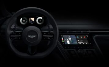 Aston Martin carplay 2.0