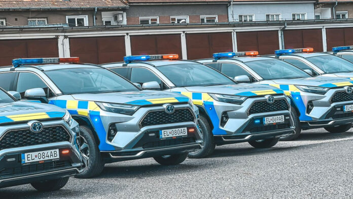 Polícia hybridné vozidlá