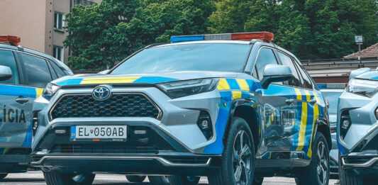 Polícia hybridné vozidlá