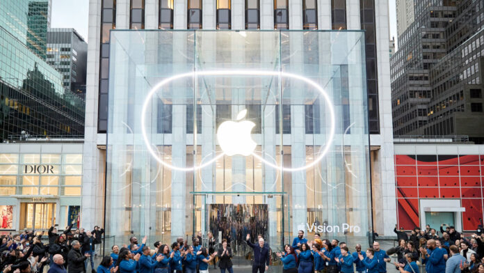 Apple Store Apple Vision Pro New York 5th Avenue
