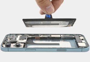 iPhone 16 Teardown