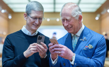 Tim Cooka král Charles