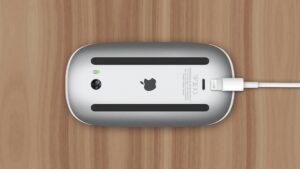 Nabíjanie Magic Mouse