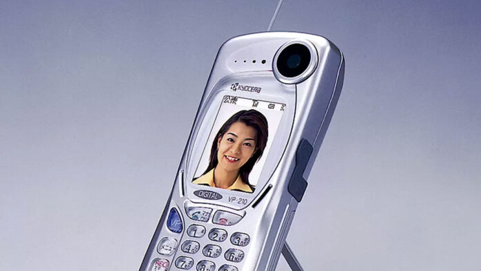 Kyocera VisualPhone VP-210