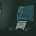 Muž z Poľska porazil OpenAI v programovaní. Priznal, že sa to už nemusí nikomu podariť! programátor