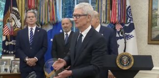 Tim Cook Donald Trump