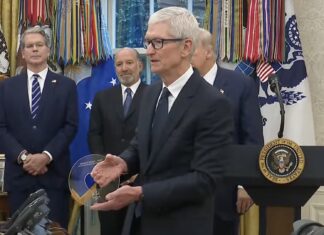 Tim Cook Donald Trump