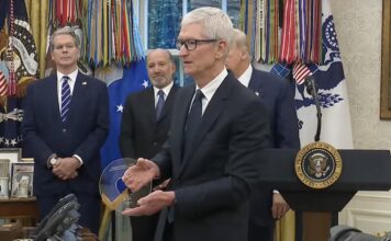 Tim Cook Donald Trump