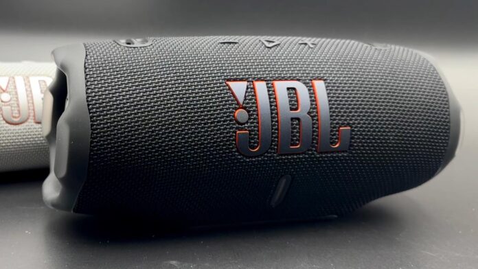 JBL Charge 6