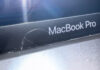 prasknutý ráik obrazovky MacBook Pro
