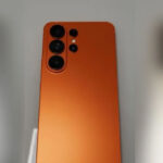 Samsung Galaxy S26 Ultra môže šokovať oranžovou farbou. Skopíruje ju z iPhonu 17 Pro? Samsung Galaxy S26 Ultra