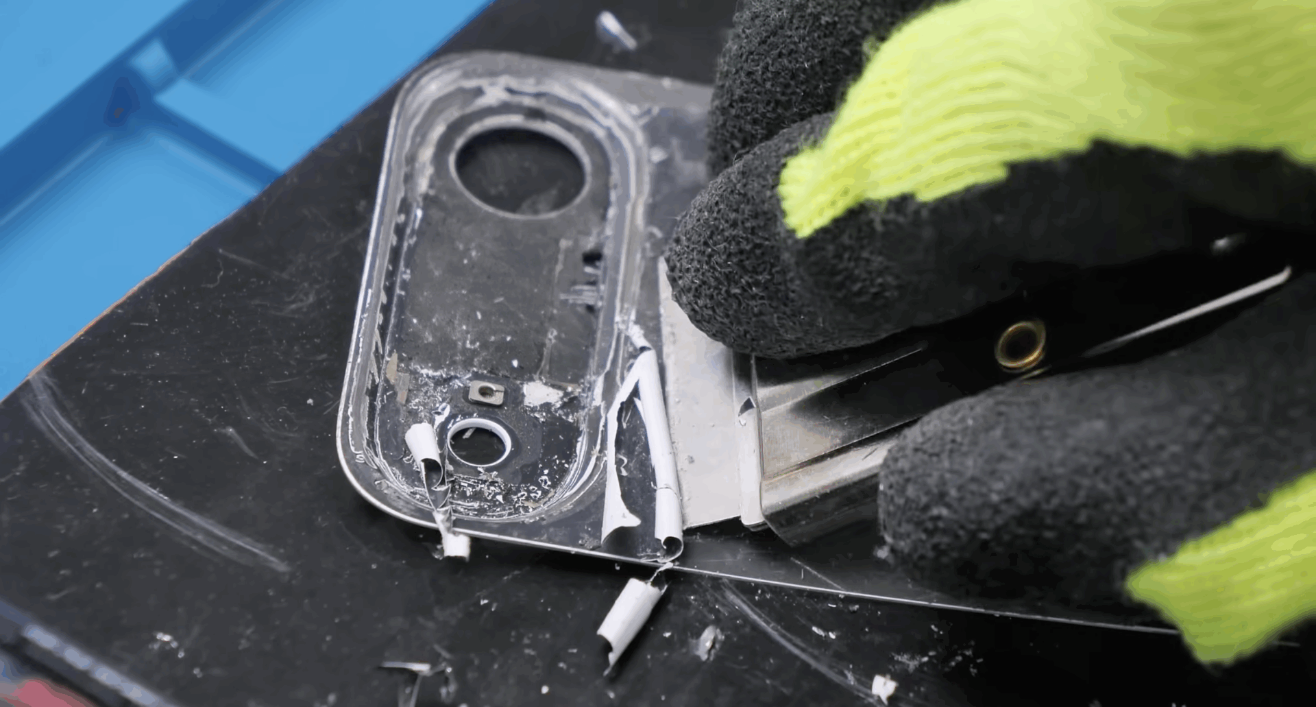 iPhone Air rozobraty transparentný