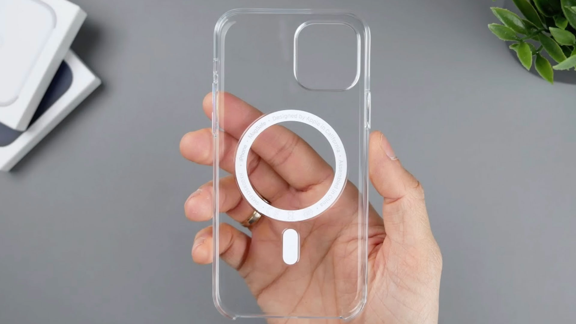 Žltnúci kryt iPhone