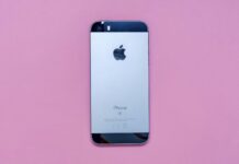 Lacná legenda OFICIÁLNE KONČÍ. Apple označil prvý iPhone SE ako zastaraný produkt iPhone SE