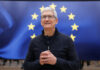 Apple čaká v EÚ veľká ZMENA. Tim Cook rokoval so šéfkou Komisie