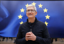 Apple čaká v EÚ veľká ZMENA. Tim Cook rokoval so šéfkou Komisie
