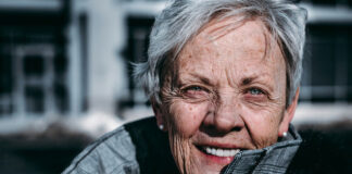 ChatGPT začína odhadovať váš vek. Takto rozhodne, čo smiete vidieť