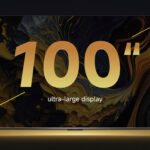 Detailný pohľad na 100-palcový televízor Xiaomi TV Max 2025 v obývačke.