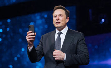 Musk ide Apple a Samsungu po krku: SpaceX pracuje na vlastnom „iPhone“, ktorý zmení pravidlá hry