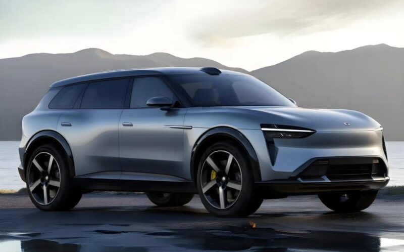 Maskovaný prototyp Xiaomi YU9 počas zimného testovania v snehu.