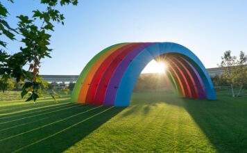 Apple má 50 rokov a chystá veľkolepé oslavy. V Apple Parku má vystúpiť obrovská legenda Apple Park