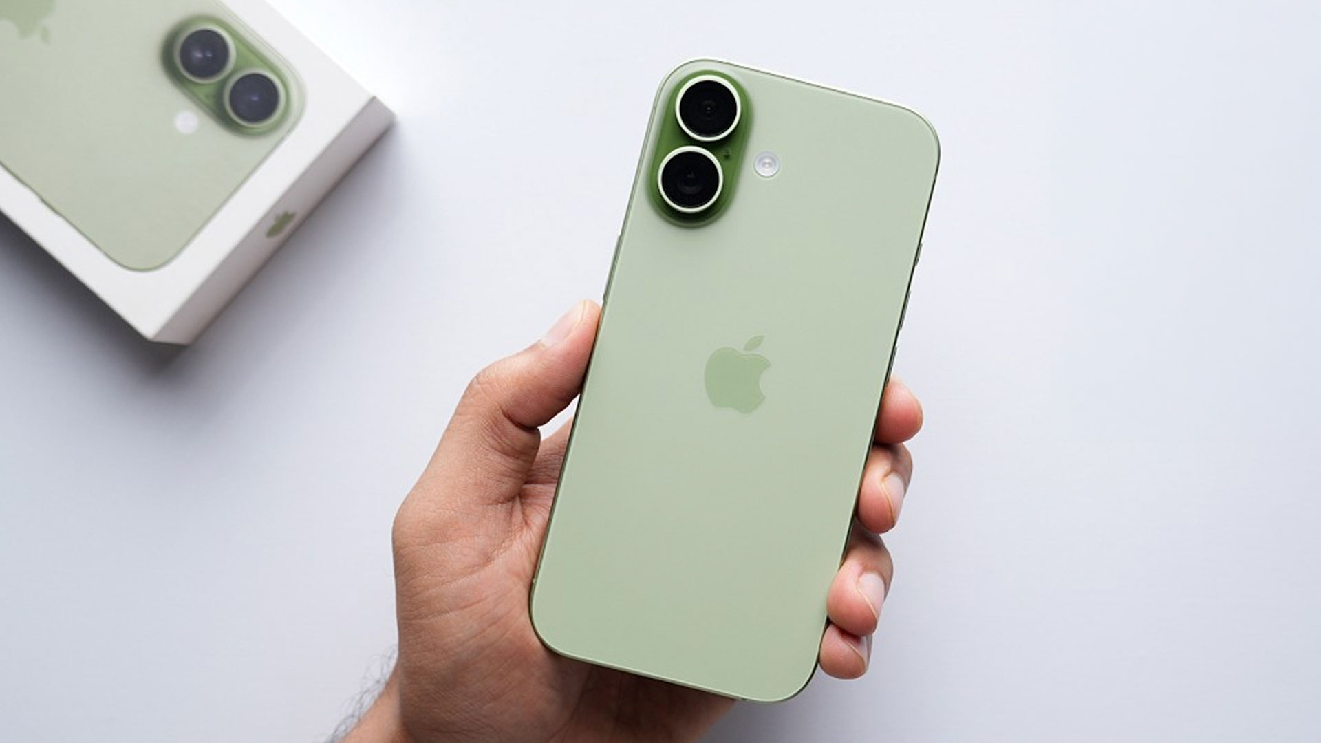 iPhone 17