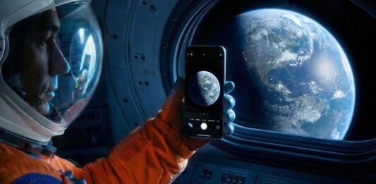 iPhone 17 Pro Artemis II