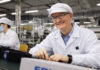 Výrobca čipov pre Apple nalieva do USA ďalšie miliardy. Ide o OBROVSKÚ sumu Tim Cook Foxconn