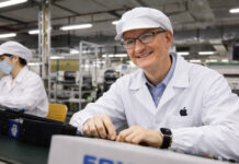 Foxconn a Apple spolupracujú už 27 rokov. Ide o partnerstvo, ktoré sa prakticky nedá nahradiť Tim Cook Foxconn