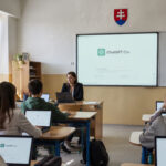 Slovenskí učitelia môžu dostať AI nástroje. Malo ísť o ChatGPT no to teraz nie je isté ChatGPT