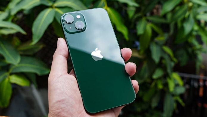 iPhone 13