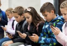 Veľká Británia chystá tvrdý zákaz sociálnych sietí pre deti do 16 rokov. Pôjde o tieto aplikácie Zákaz sociálnych sietí pre neplnoletých používateľov