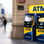Jeden výber z bankomatu môže Slováka stáť o stovky eur viac. Pozor na túto voľbu Euronet bankomat