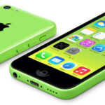 Apple na pár hodín odstrihol staré iPhony od sveta. Potom to potichu vrátil späť iPhone 5C