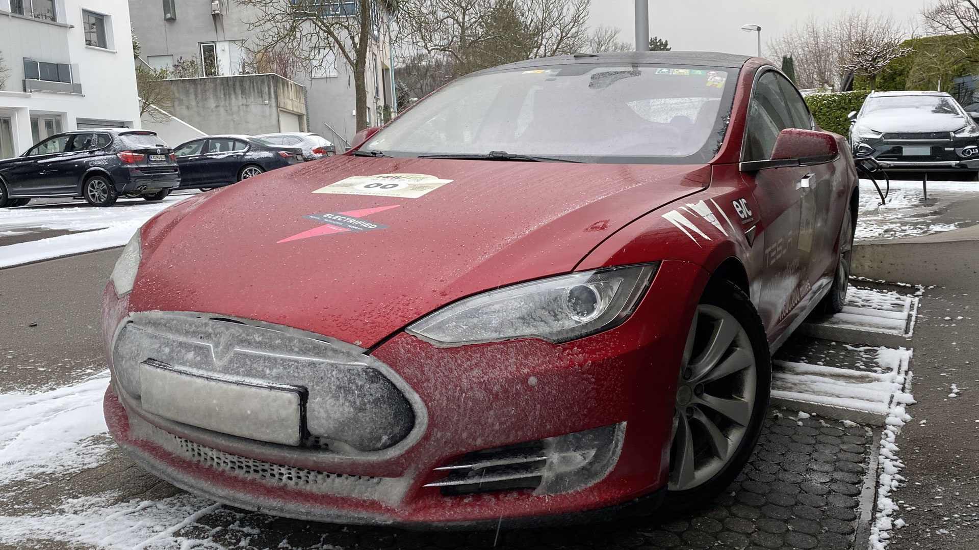 Tesla model s nájazd
