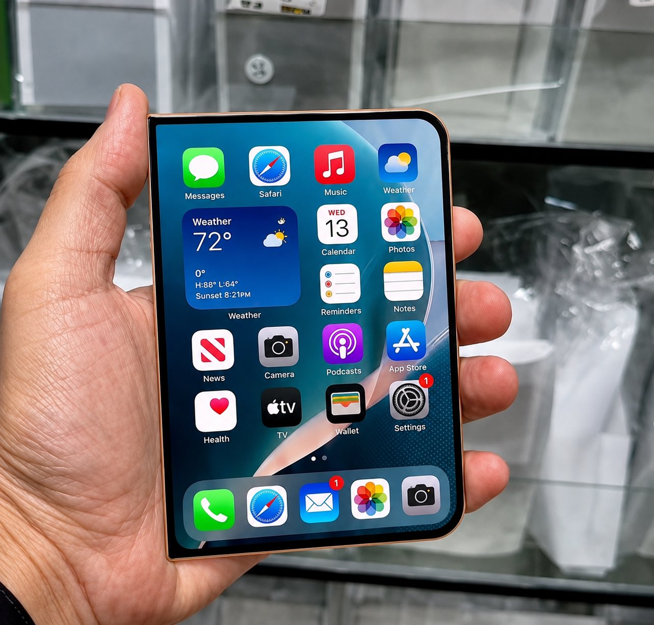 iPhone Ultra