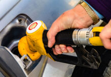 Česko ZASTROPUJE ceny benzínu a nafty. Vláda zasahuje pre prudké zdražovanie diesel