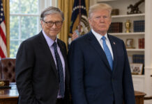 Bill Gates VARUJE pred AI. Môže spôsobiť miliardu úmrtí, Trumpa chce presvedčiť osobne Donald Trump a Bill Gates