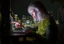 Ako funguje dotykový MacBook? Apple ho prepracoval tak, aby rozumel prstom aj bez zničenia tradície Dotykový MacBook Pro