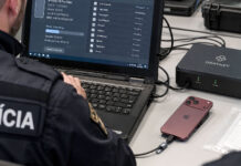 Polícia dokáže OBÍSŤ dôležitú ochranu iPhonu. GrayKey má však háčik GrayKey